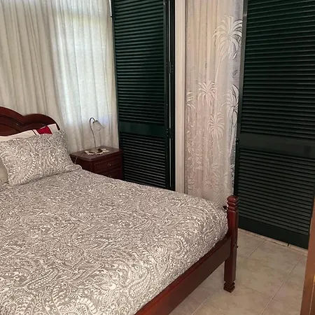 Angie's * فونشال