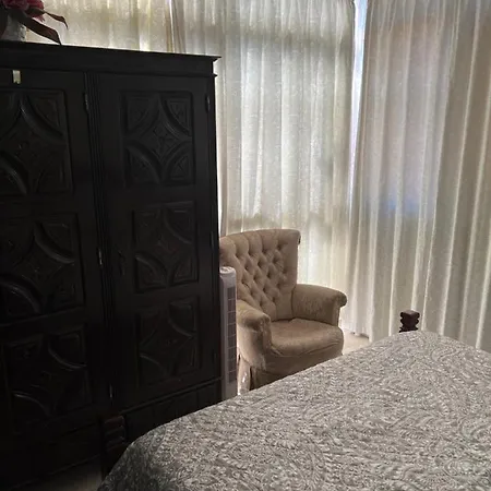 Angie's * فونشال
